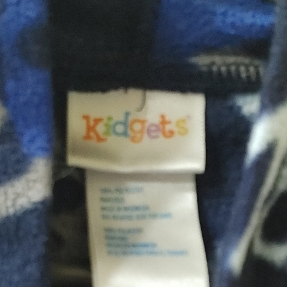 Kidgets Boy 3T Skull and Crossbones Fleece Jacket - Picture 5 of 6